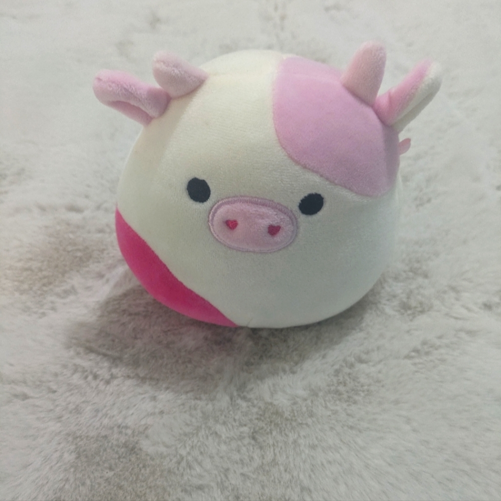 Little cow Squishmallow 5 inches